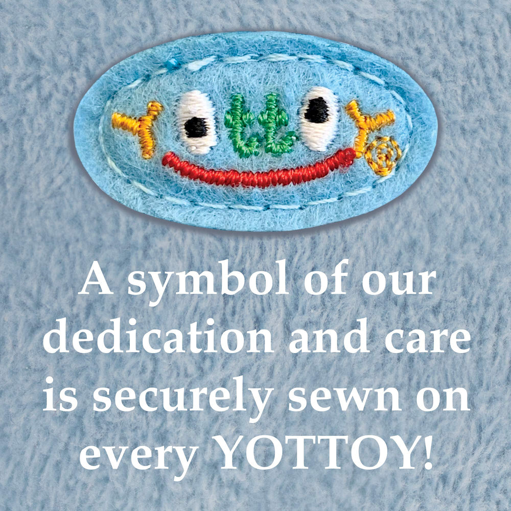 YOTTOY Piggie cheerful expression invites friendly storytelling.