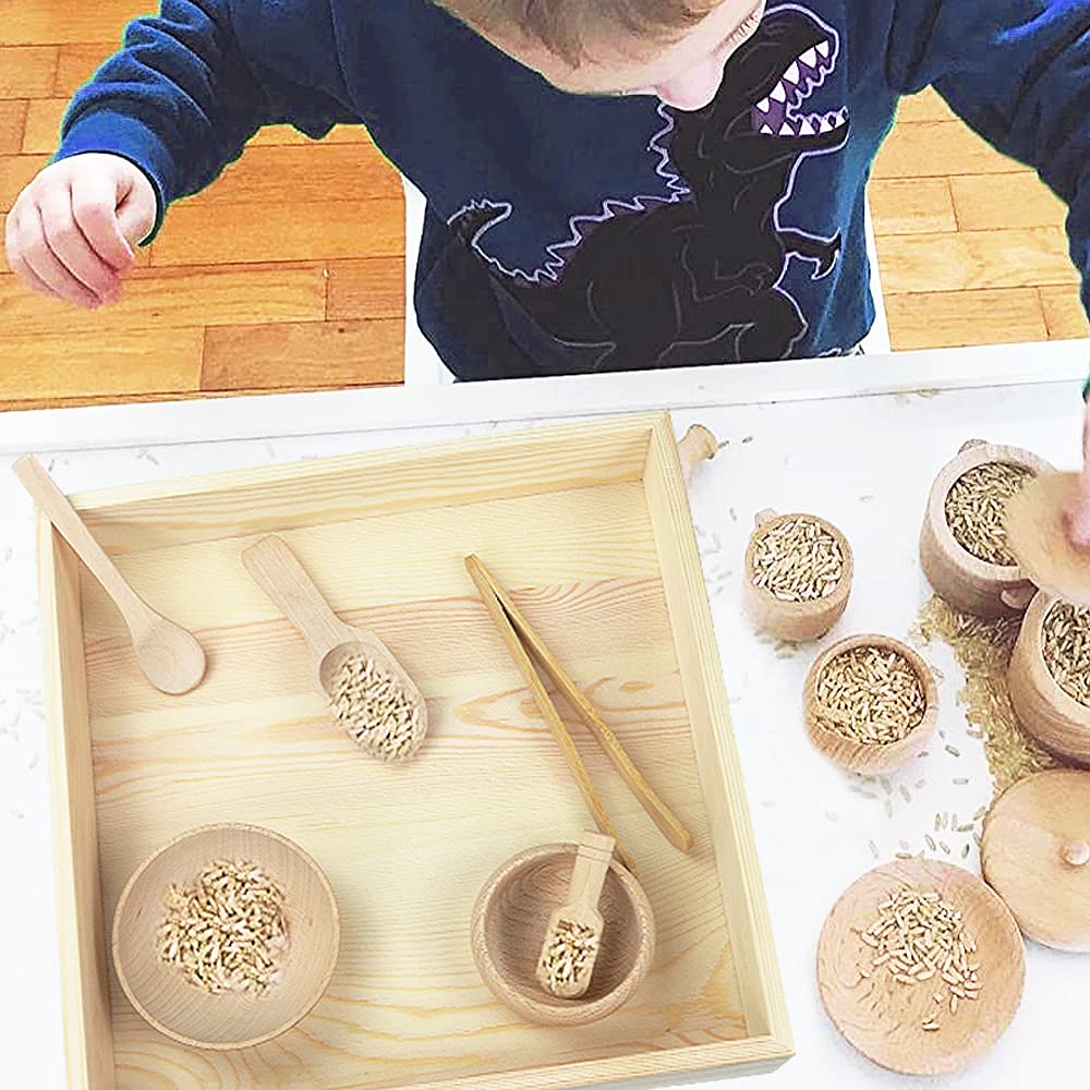 Yowlieu sensory plate supports pretend meals and sharing playtime.