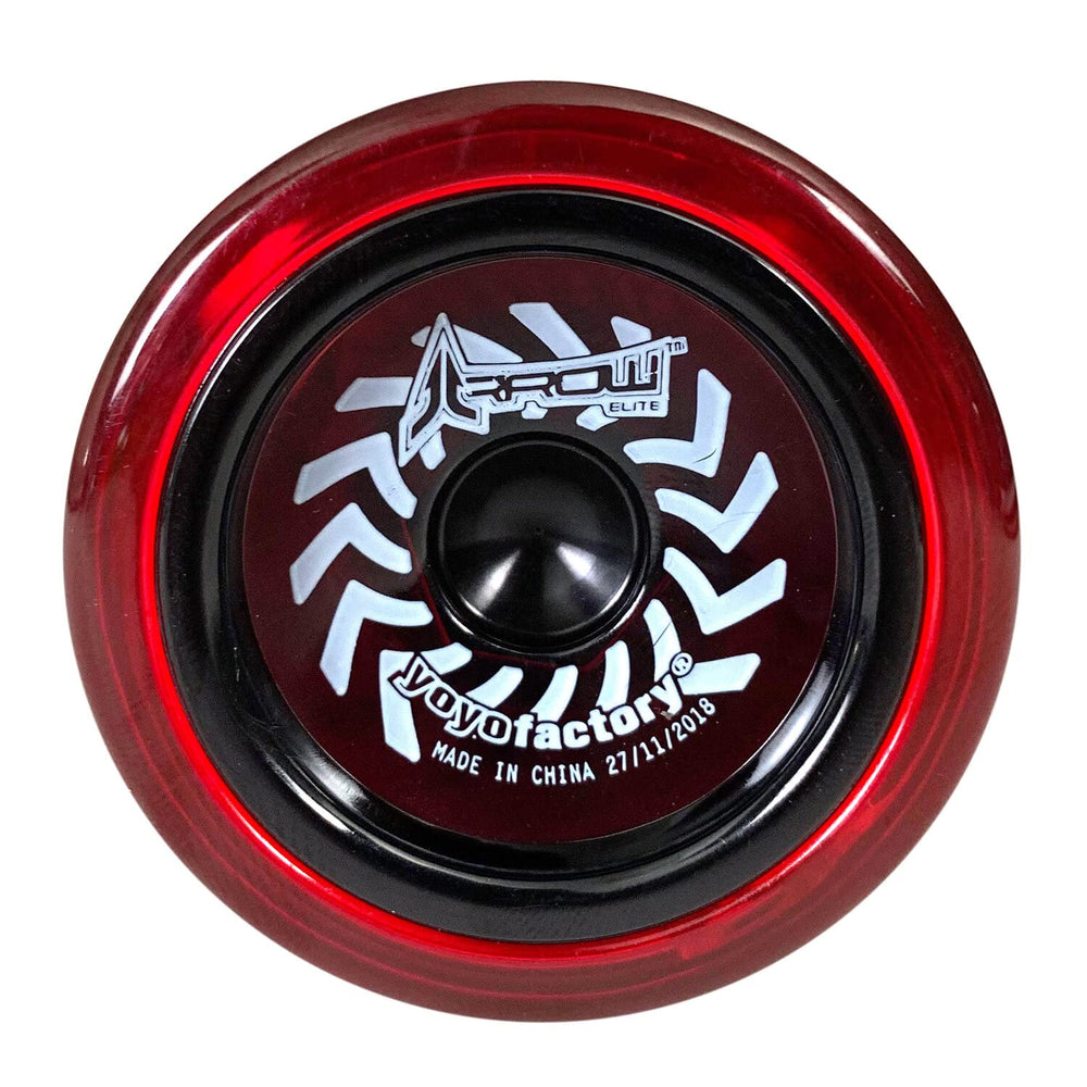 YOYO FACTORY Arrow Red Cap in-hand view demonstrates beginner-friendly tug responsiveness
