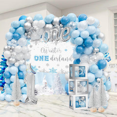 YSHMFEUX Winter Onederland balloon garland crafts a festive arch.