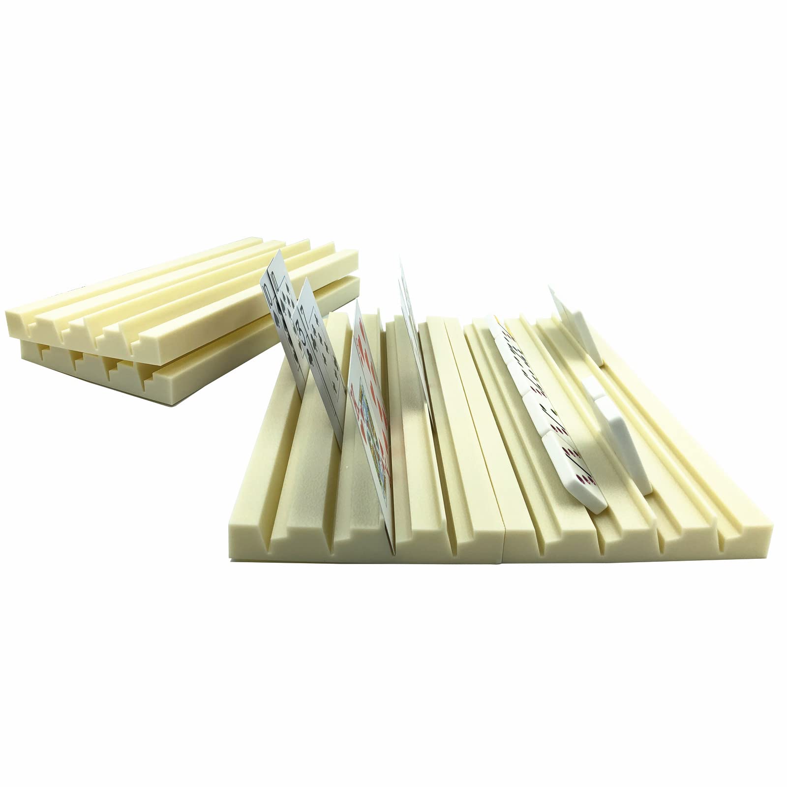 Yuanhe plastic trays prevent dominoes from tipping over on the table.