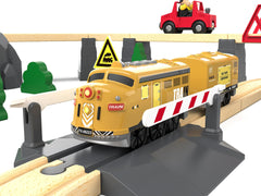 Z MAYABBO train lights and sounds enhance sensory engagement during stories.