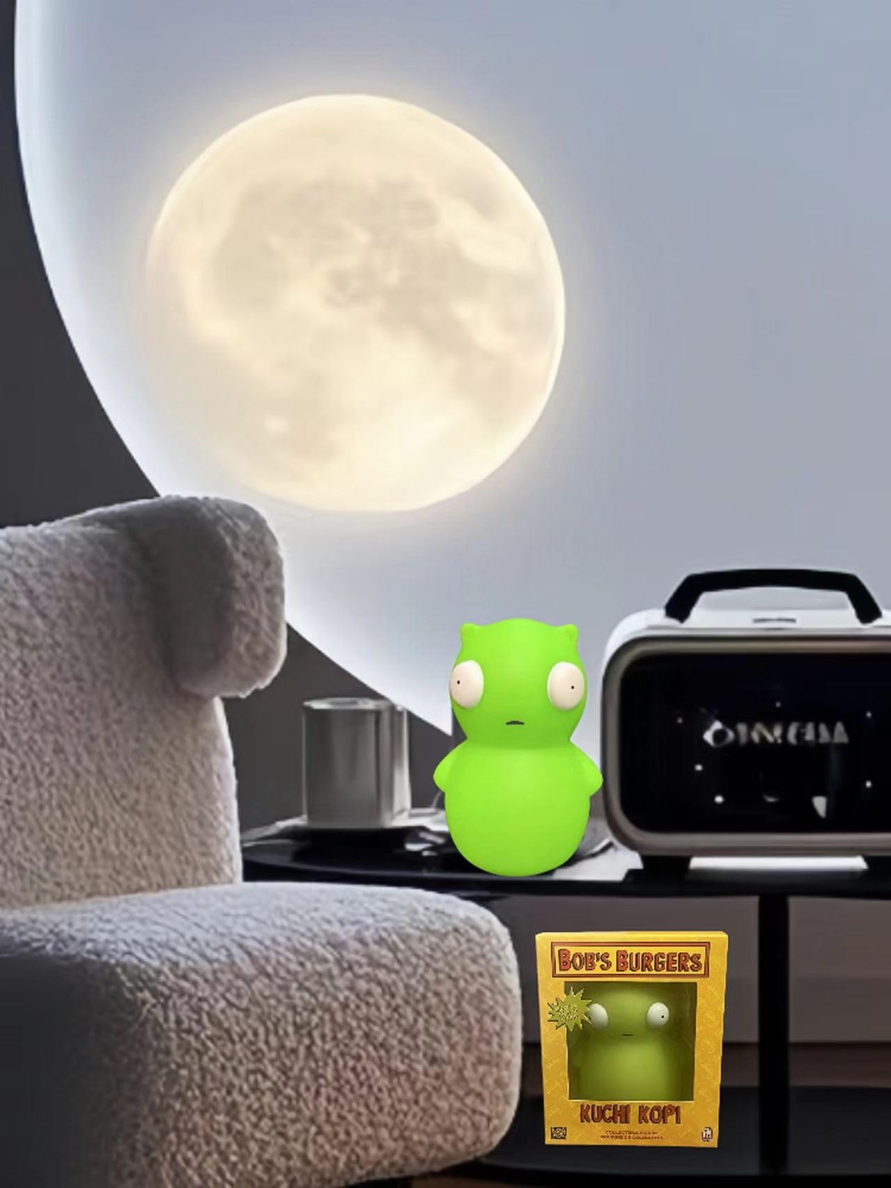Zacopne Kuchi Kopi glow-6inch figure closeup highlights vibrant green glow.