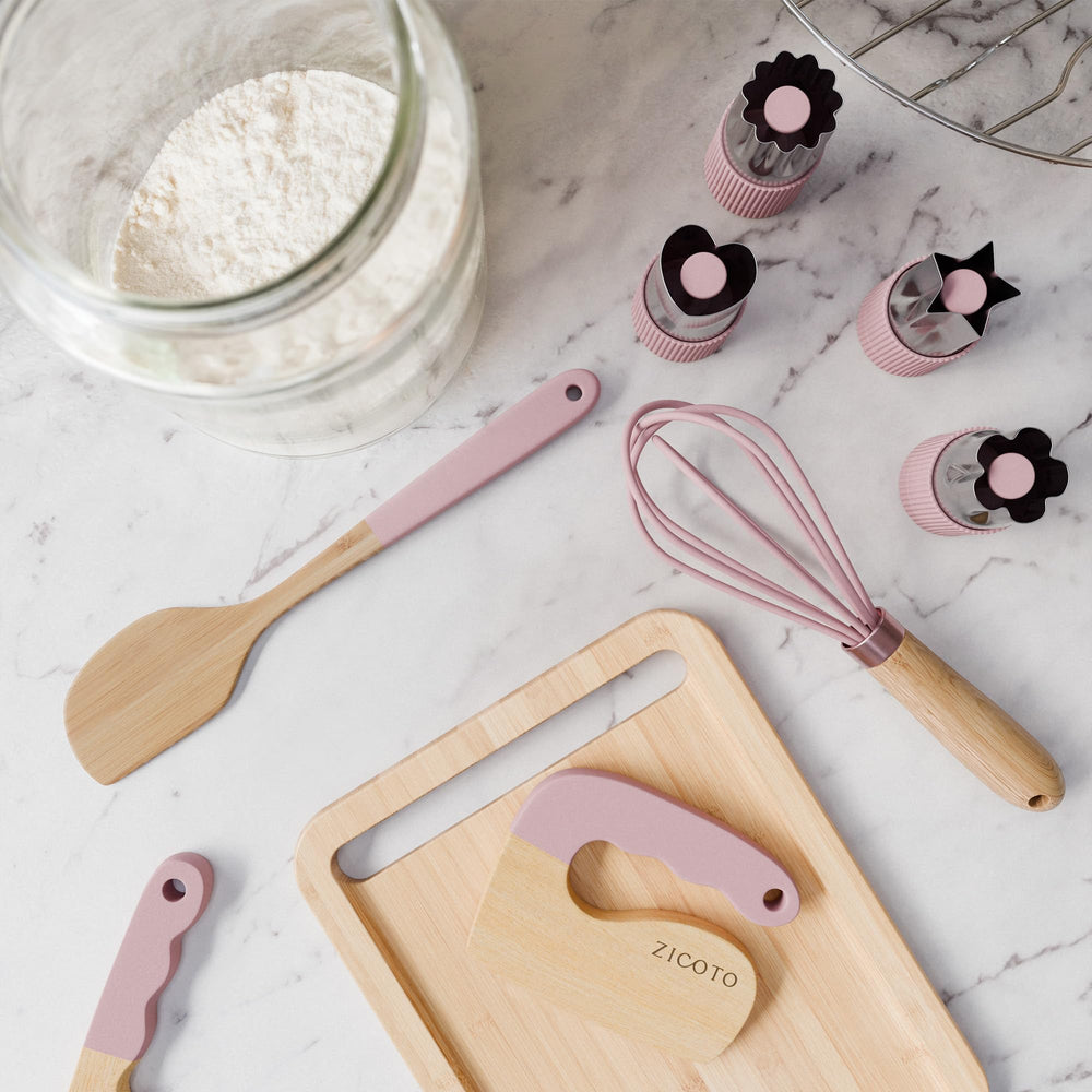 ZICOTO kids rolling pin for small-dough projects.