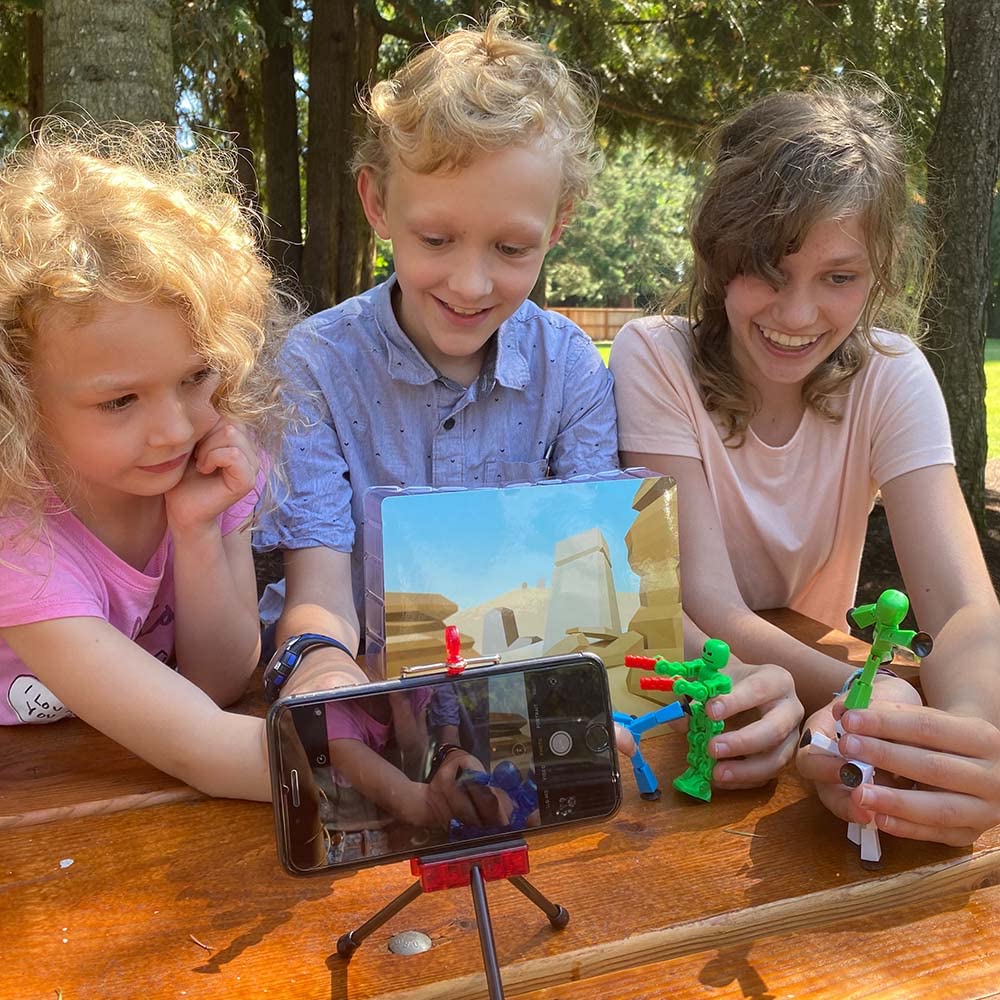 Zing Stikbot Series 4 educational toy fosters imagination and storytelling.