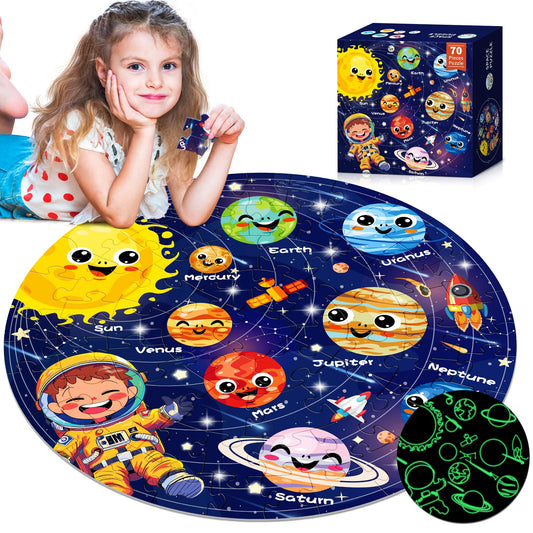 ZIZZ Solar System puzzle glow poster captivates kids during space exploration.
