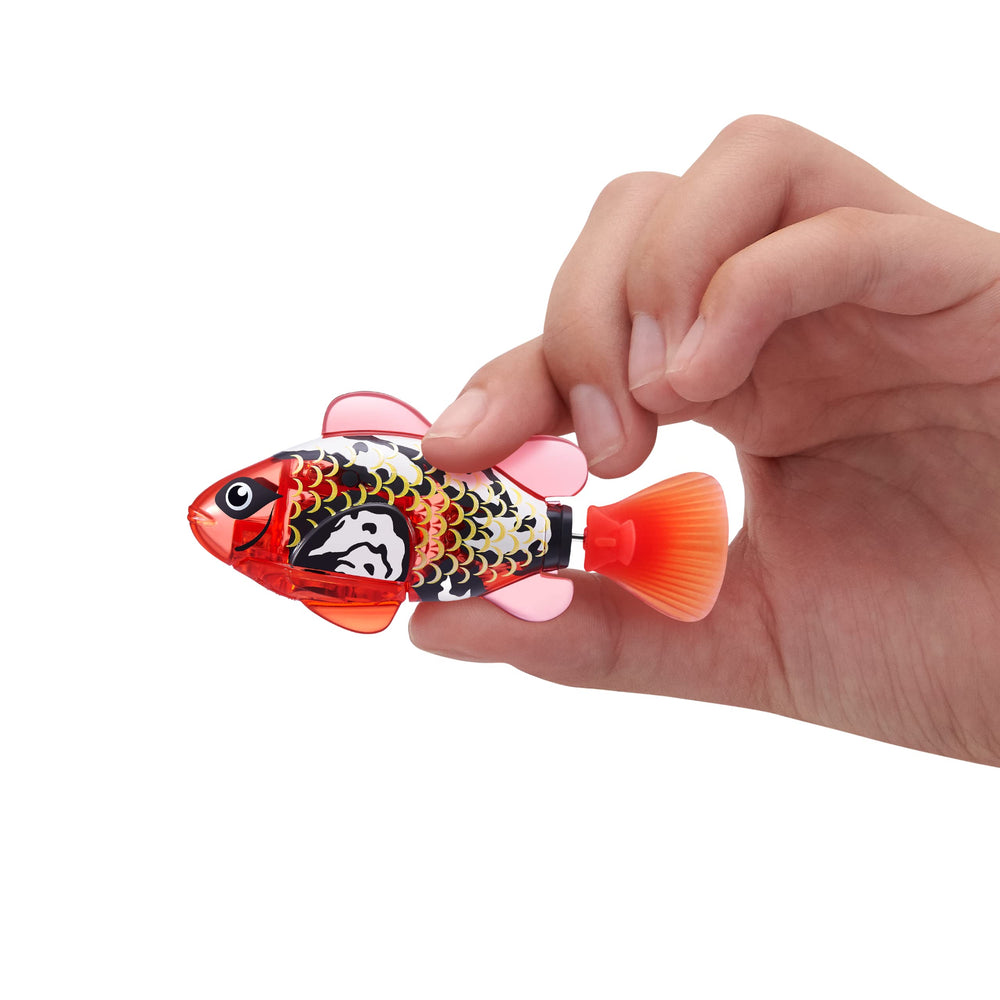 Robo Alive Robo Fish swimming in five directions for lifelike play