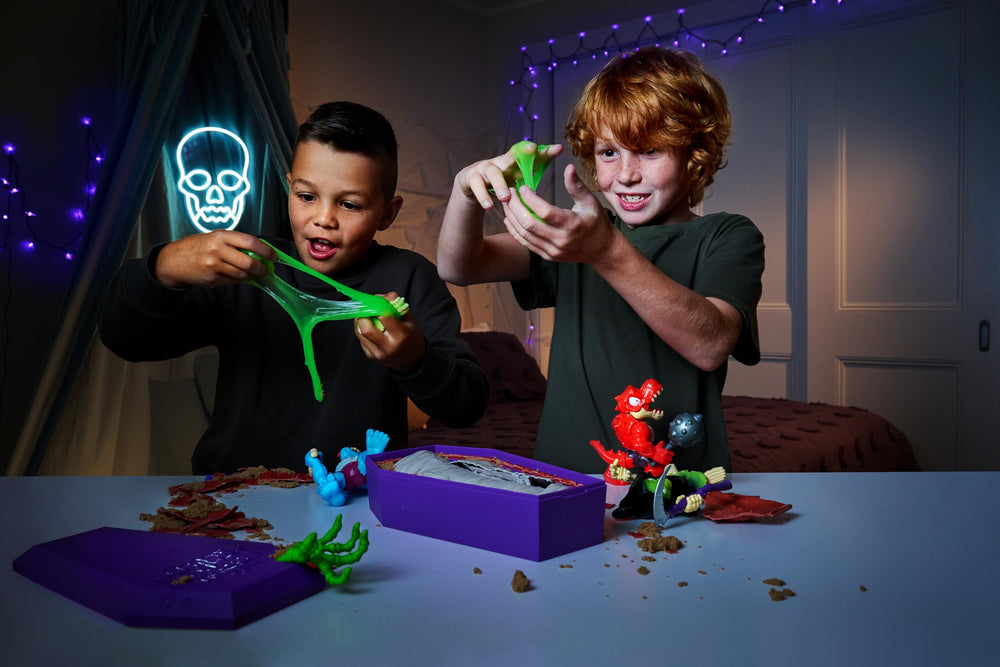 ZURU SMASHERS Horror House Zombosaur unearth monster pieces during play