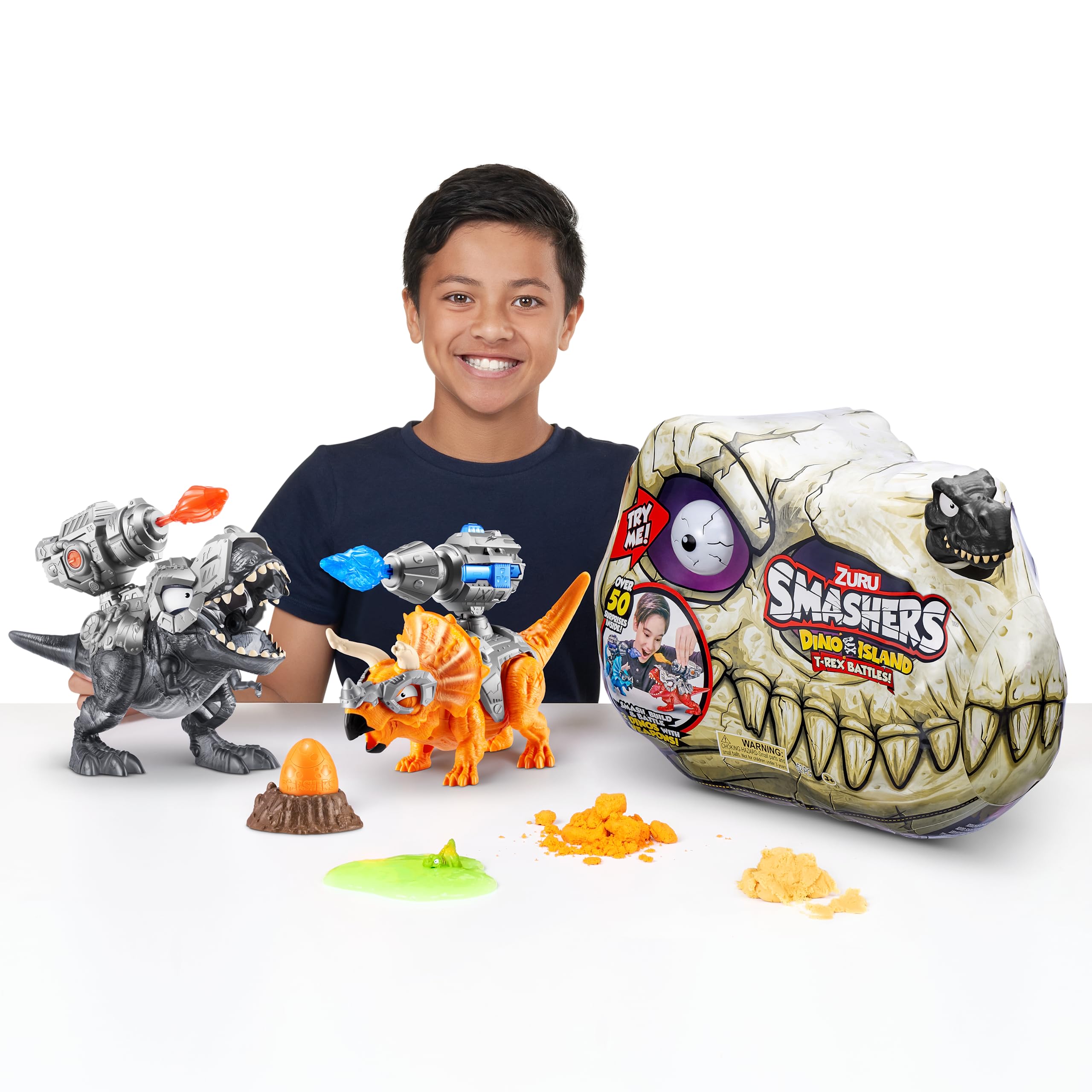 ZURU SMASHERS Skull lights up during action-packed battles.